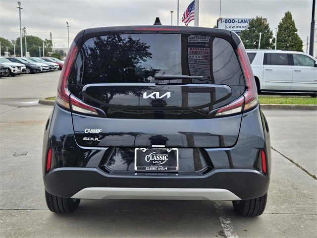 Certified 2023 Kia Soul LX w/ LX Technology Package image 4