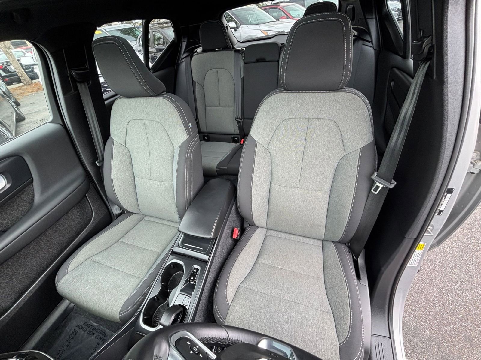 Used 2024 Volvo XC40 B5 Core AWD/4WD image 37