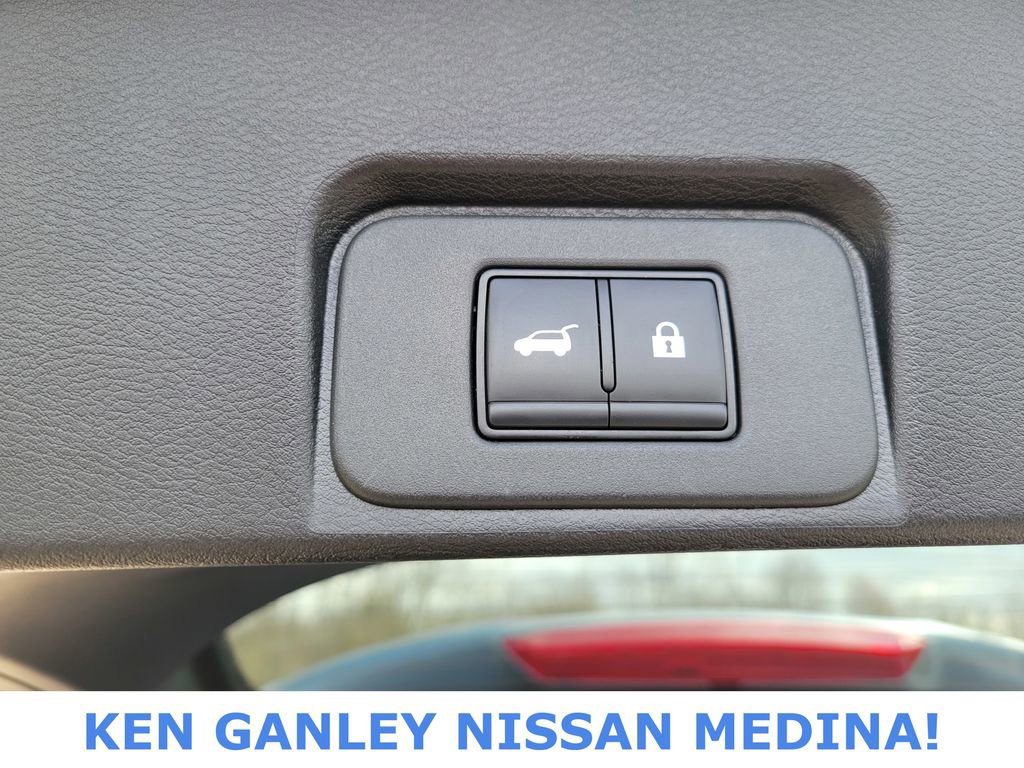 Certified 2025 Nissan Rogue SV AWD/4WD image 45
