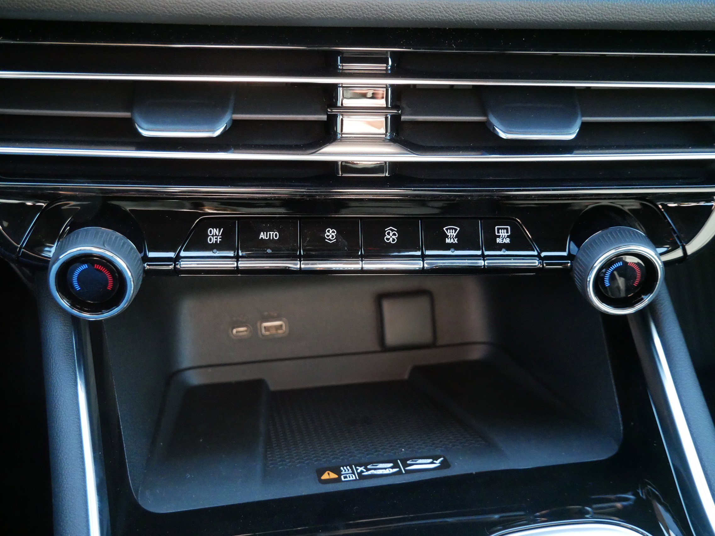 New 2026 Chevrolet Traverse Z71 w/ Enhanced Driving Package image 7