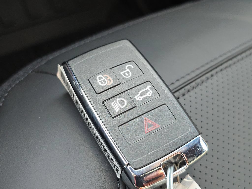New 2026 Land Rover Defender 90 V8 AWD/4WD image 39