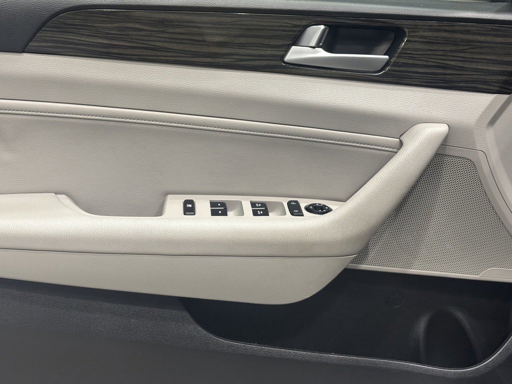 Used 2017 Hyundai Sonata Limited w/ Cargo Package image 18