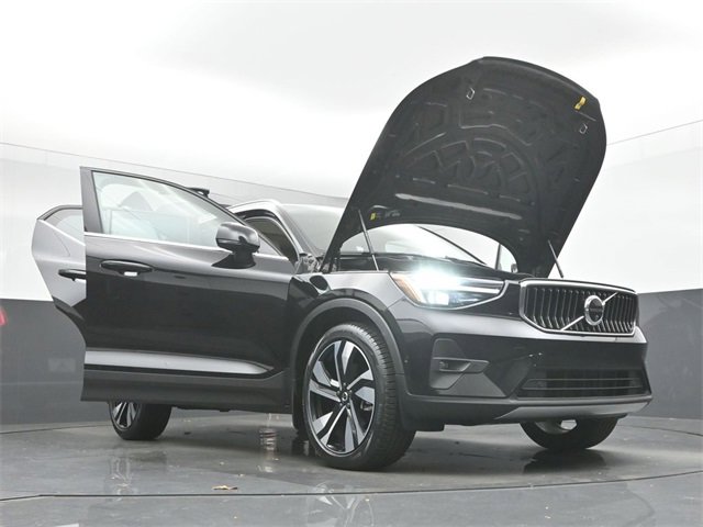 Used 2024 Volvo XC40 B5 Plus w/ Protection Package Premier image 55