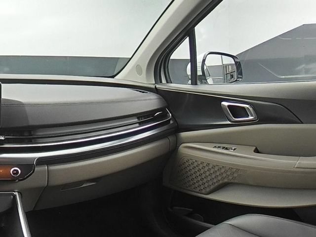 Used 2026 Kia Carnival FWD image 24