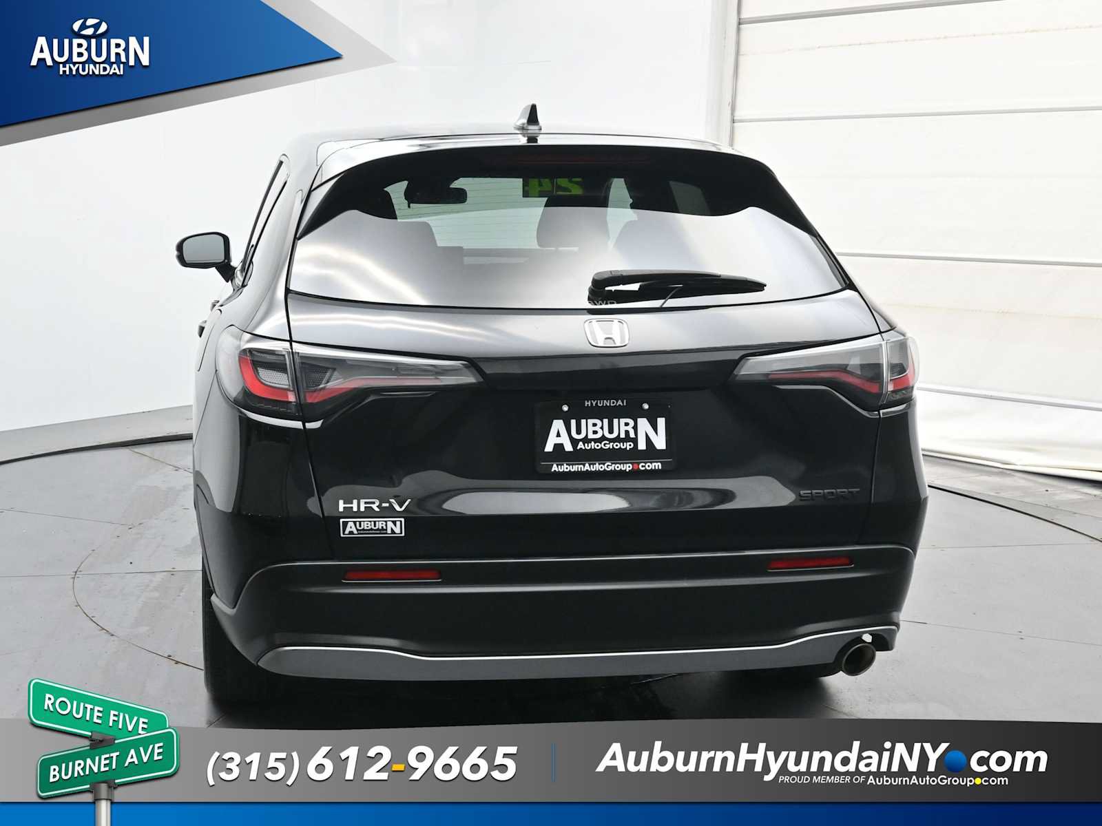 Used 2024 Honda HR-V Sport image 3
