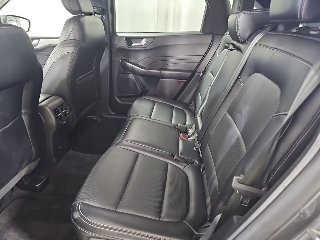 Used 2025 Ford Escape Platinum AWD/4WD image 18