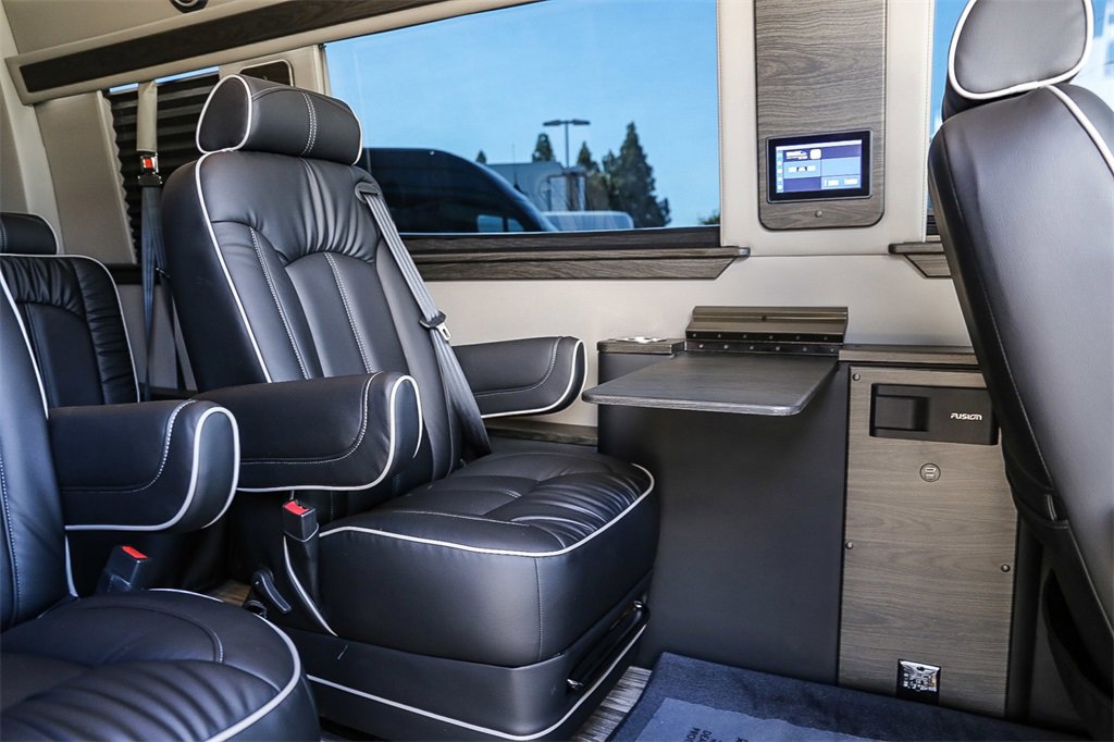 Used 2023 Mercedes-Benz Sprinter 2500 image 27