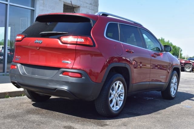 Used 2015 Jeep Cherokee Latitude w/ Cold Weather Group AWD/4WD image 14