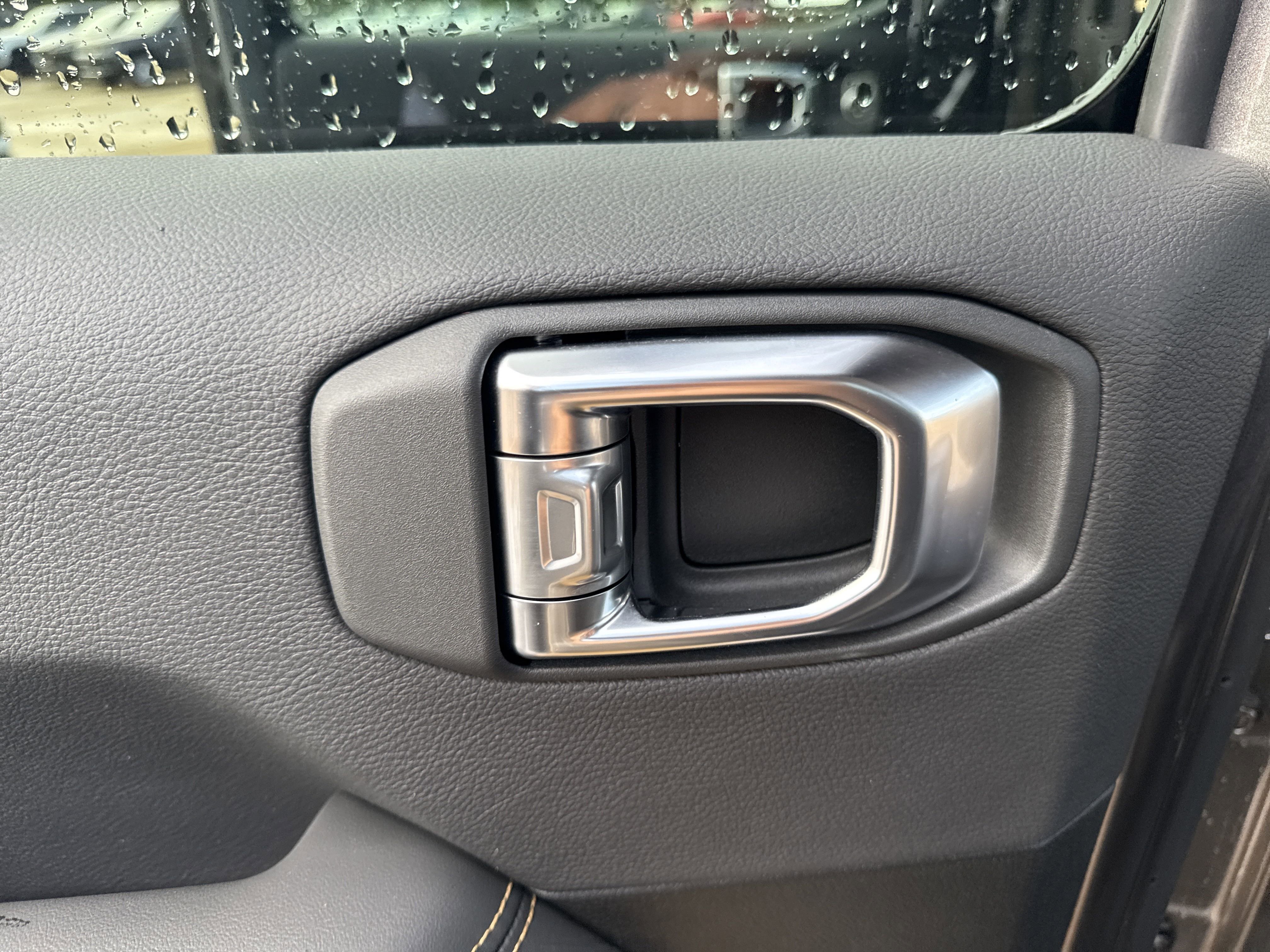 New 2025 Jeep Gladiator Sport w/ Premium Package image 31