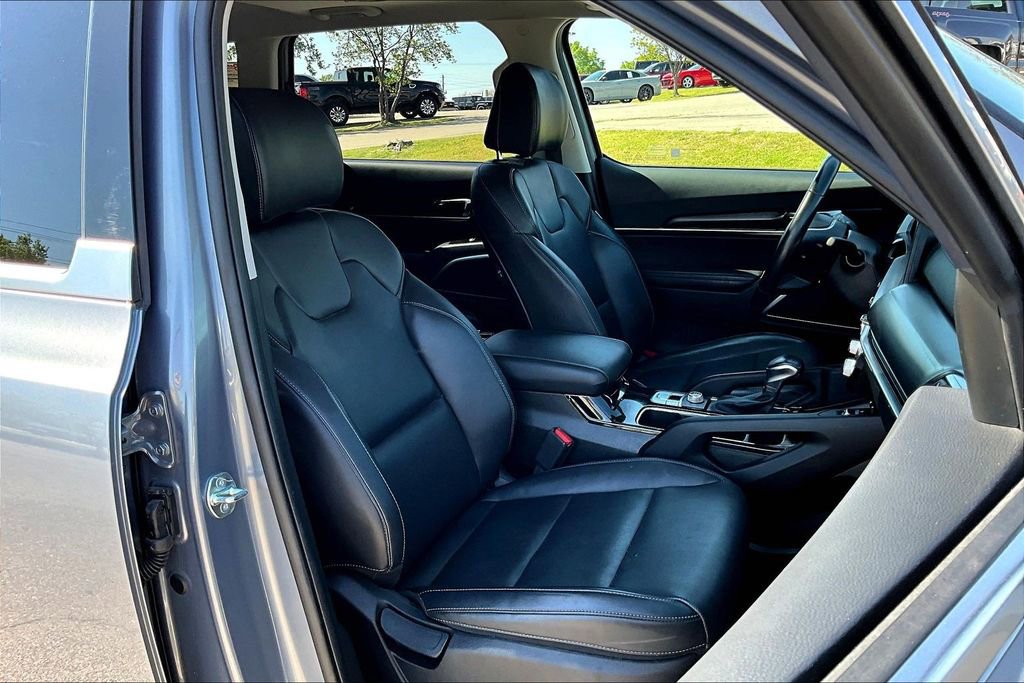 Used 2025 Kia Telluride S image 7