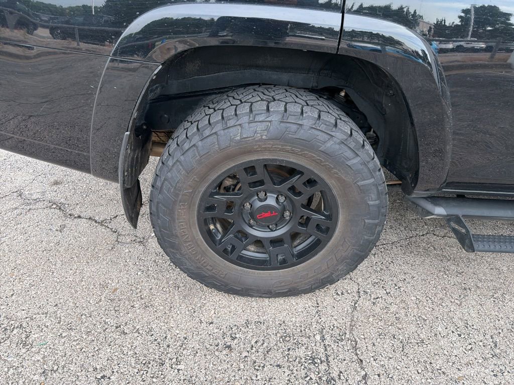 Used 2020 Toyota 4Runner TRD Off-Road Premium w/ Moonroof Package AWD/4WD image 4