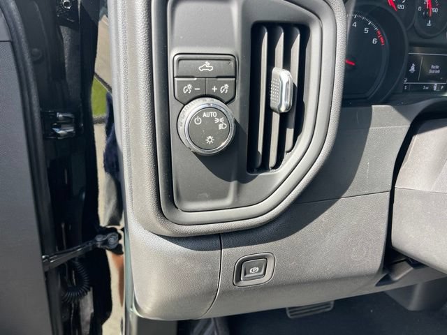 New 2026 Chevrolet Silverado 1500 Custom w/ LPO, Dark Essentials Package RWD image 18