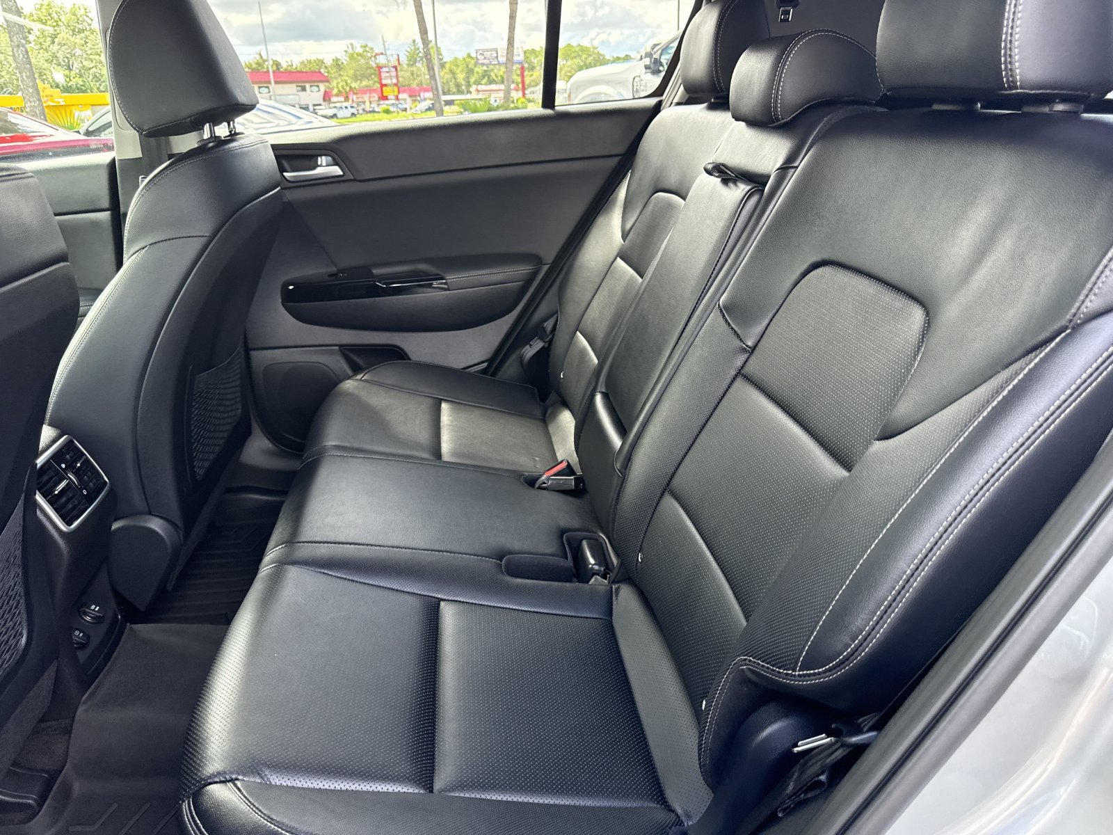 Used 2022 Kia Sportage EX w/ EX Technology Package FWD image 24