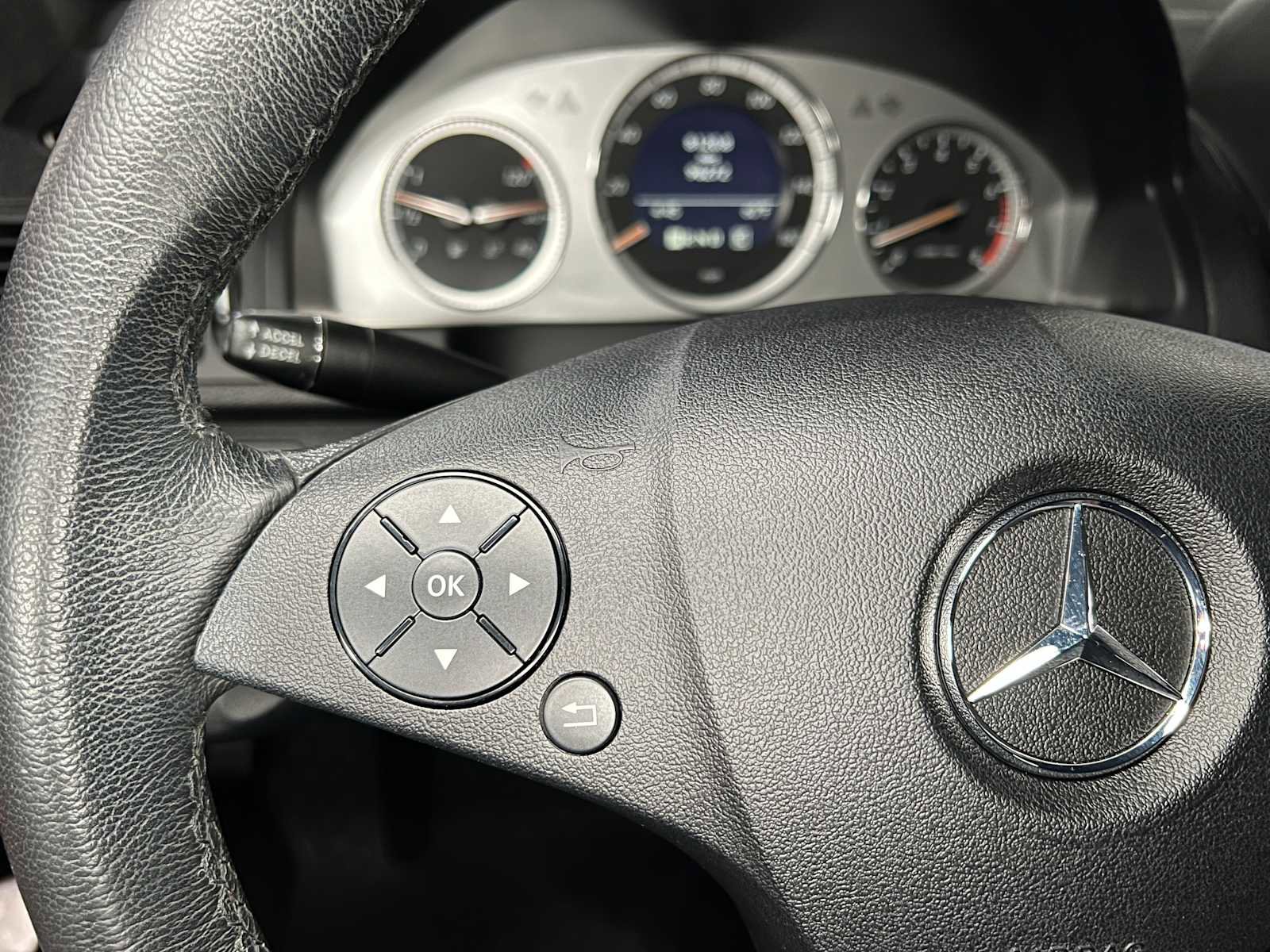 Used 2008 Mercedes-Benz C 350 Sport image 25