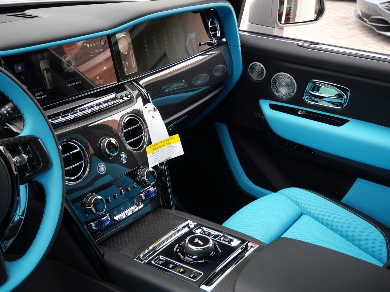 New 2026 Rolls-Royce Cullinan Black Badge image 25