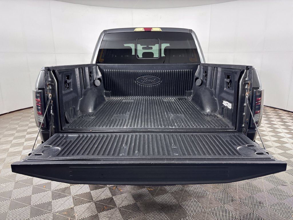 Used 2018 Ford F150 XLT w/ Equipment Group 302A Luxury AWD/4WD image 19