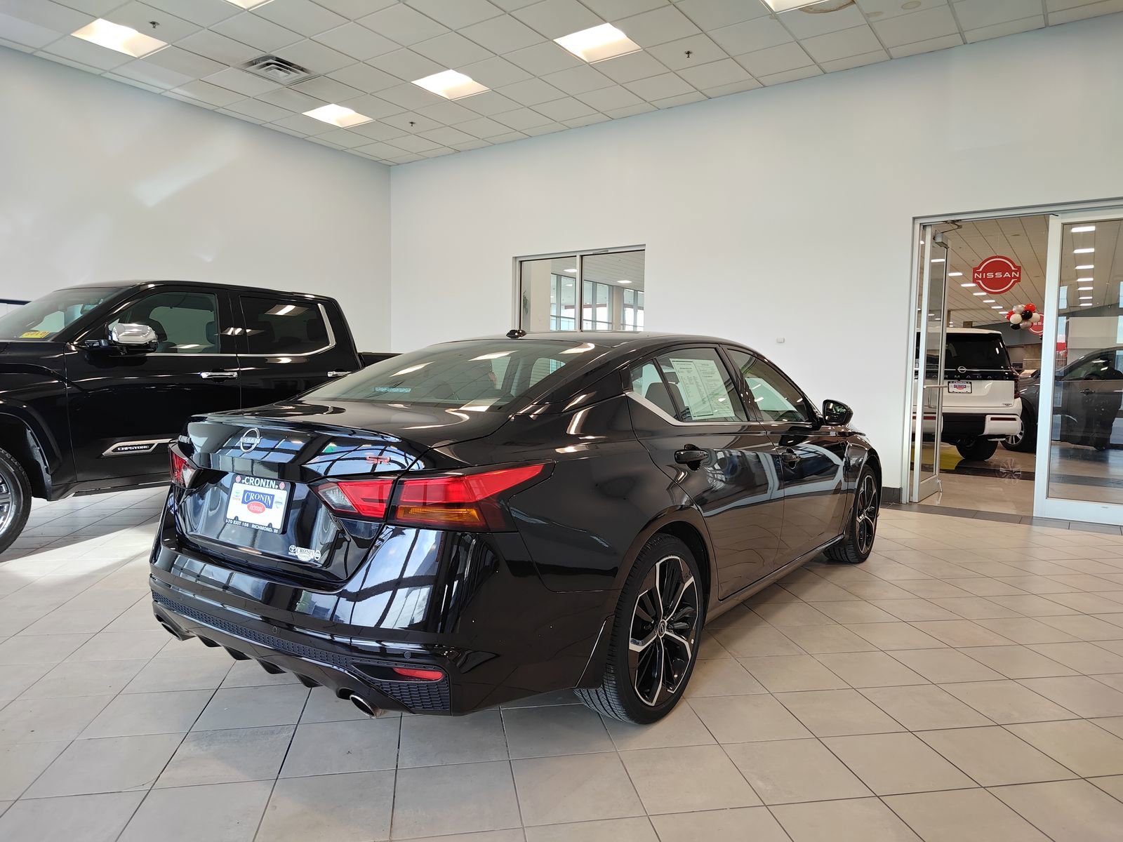 Used 2024 Nissan Altima 2.5 SR image 3