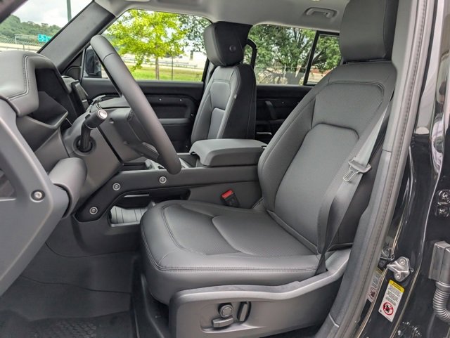 New 2025 Land Rover Defender 110 S image 5