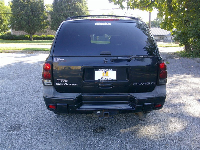 Used 2004 Chevrolet TrailBlazer LS w/ LS Preferred Equipment Group AWD/4WD image 4