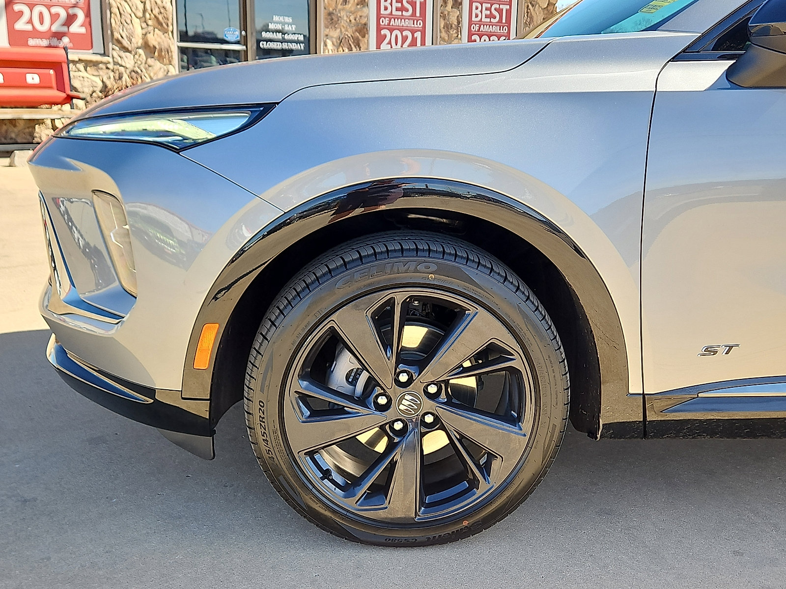Used 2025 Buick Envision Sport Touring AWD/4WD image 5
