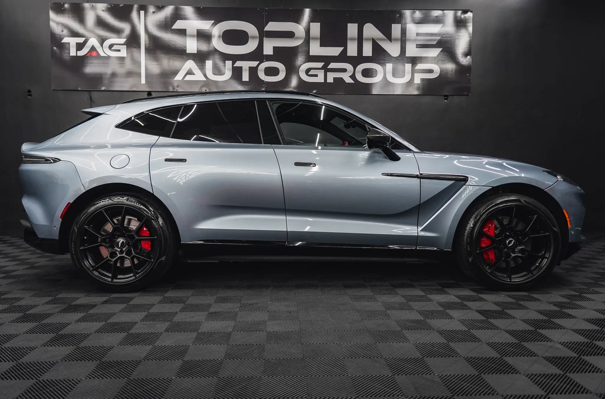 Used 2021 Aston Martin DBX AWD/4WD image 20