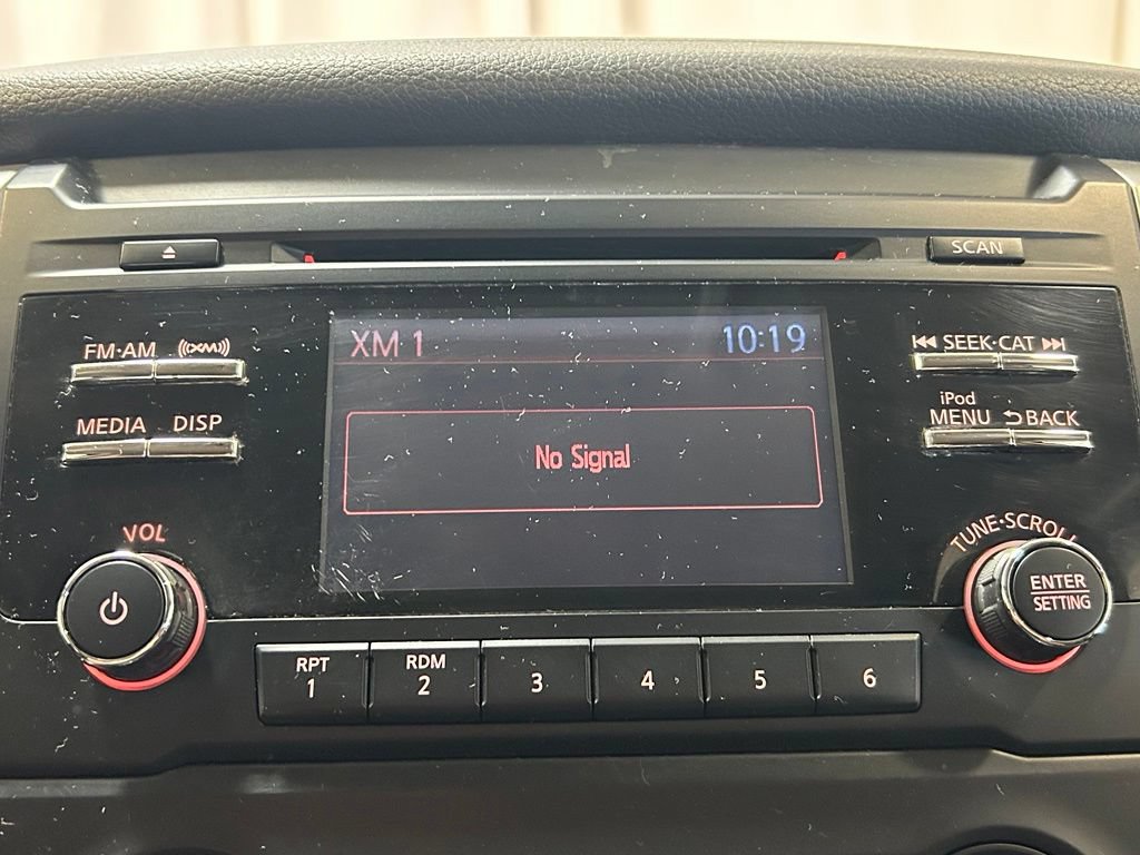 Used 2018 Nissan Titan SV AWD/4WD image 14
