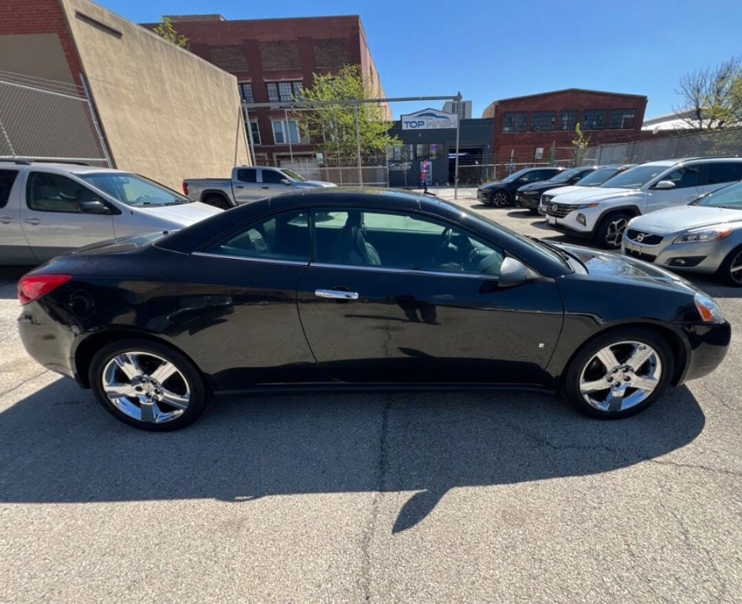 Used 2009 Pontiac G6 GT w/ Sport Package 1 FWD image 2