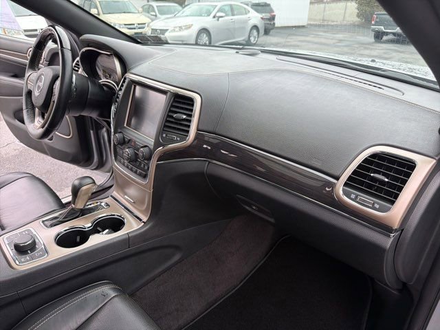 Used 2017 Jeep Grand Cherokee Overland image 23