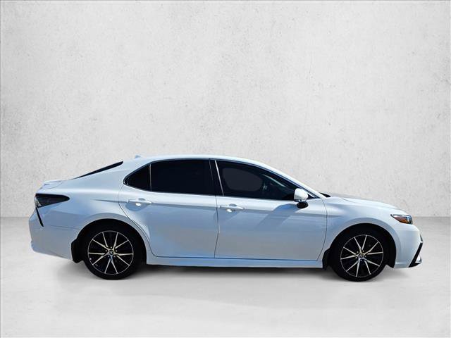 Used 2023 Toyota Camry SE w/ Convenience Package FWD image 4