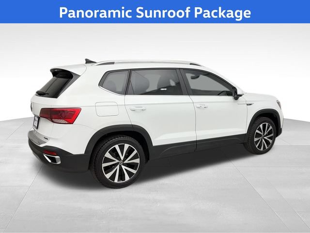 Used 2023 Volkswagen Taos SE w/ Panoramic Sunroof Package AWD/4WD image 2
