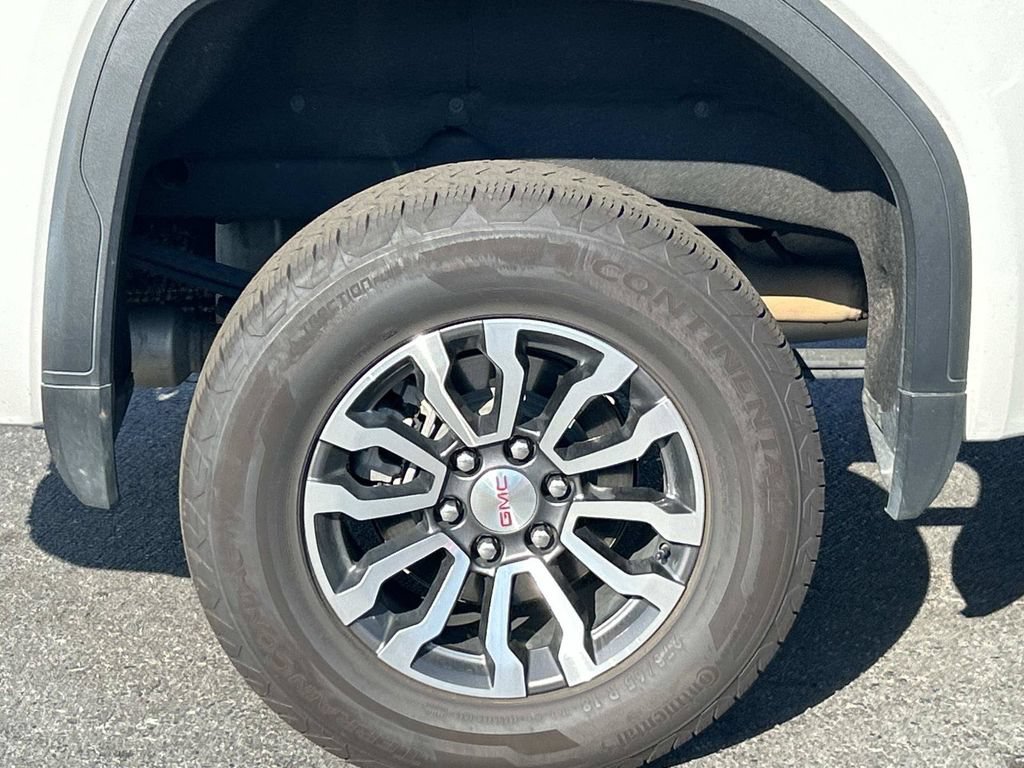 Used 2023 GMC Sierra 1500 AT4 w/ AT4 Premium Package AWD/4WD image 9