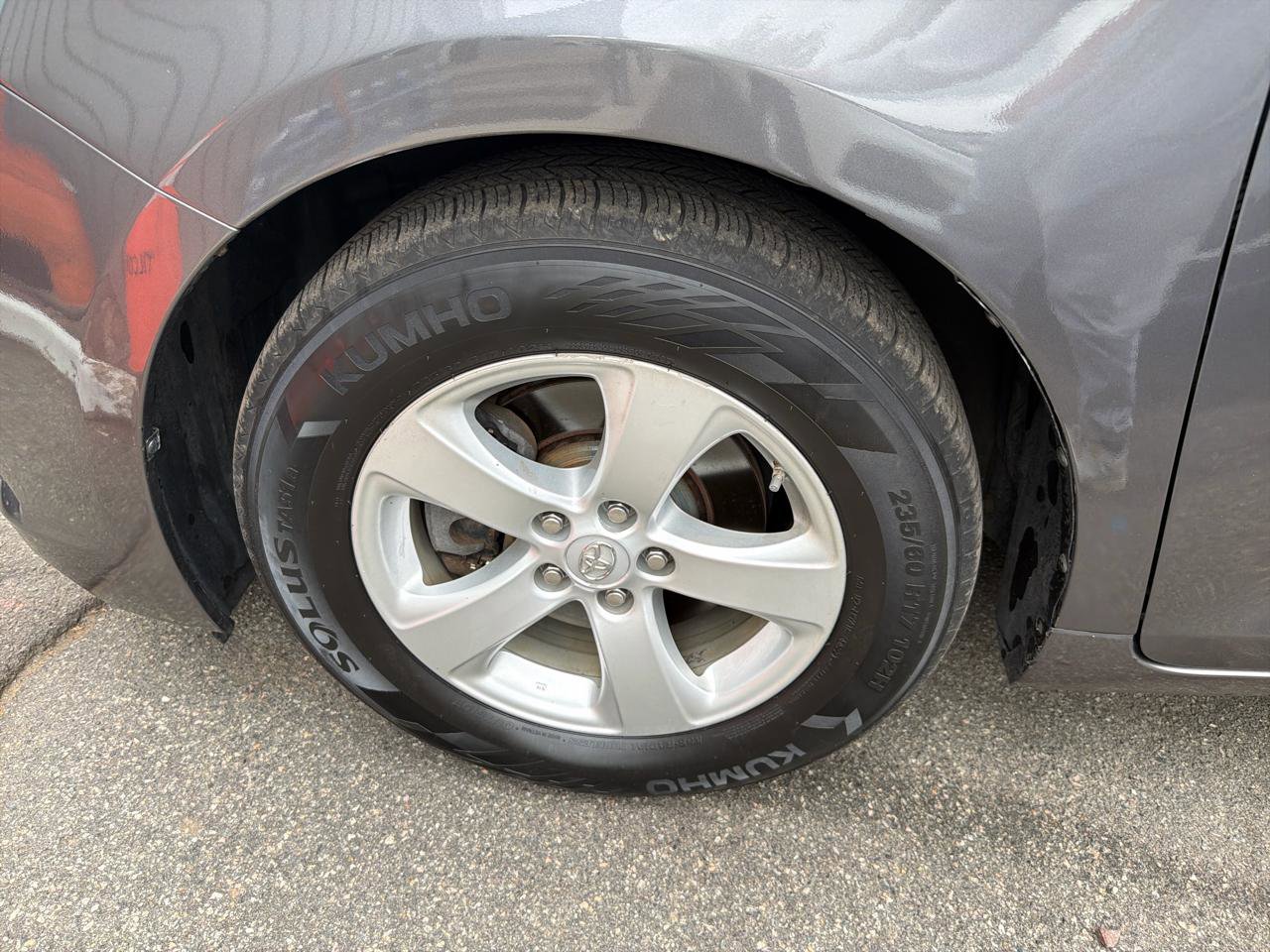Used 2015 Toyota Sienna L FWD image 12