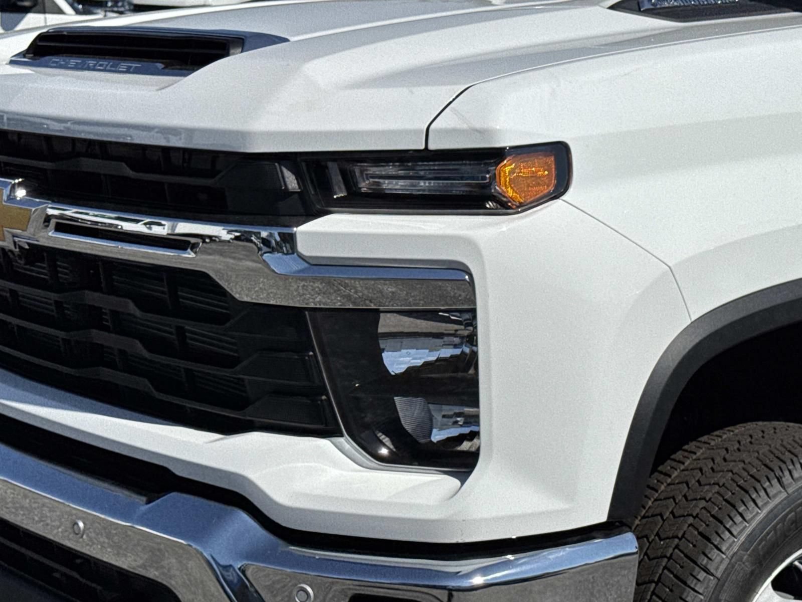 New 2026 Chevrolet Silverado 3500 LT w/ All Star Edition AWD/4WD image 7