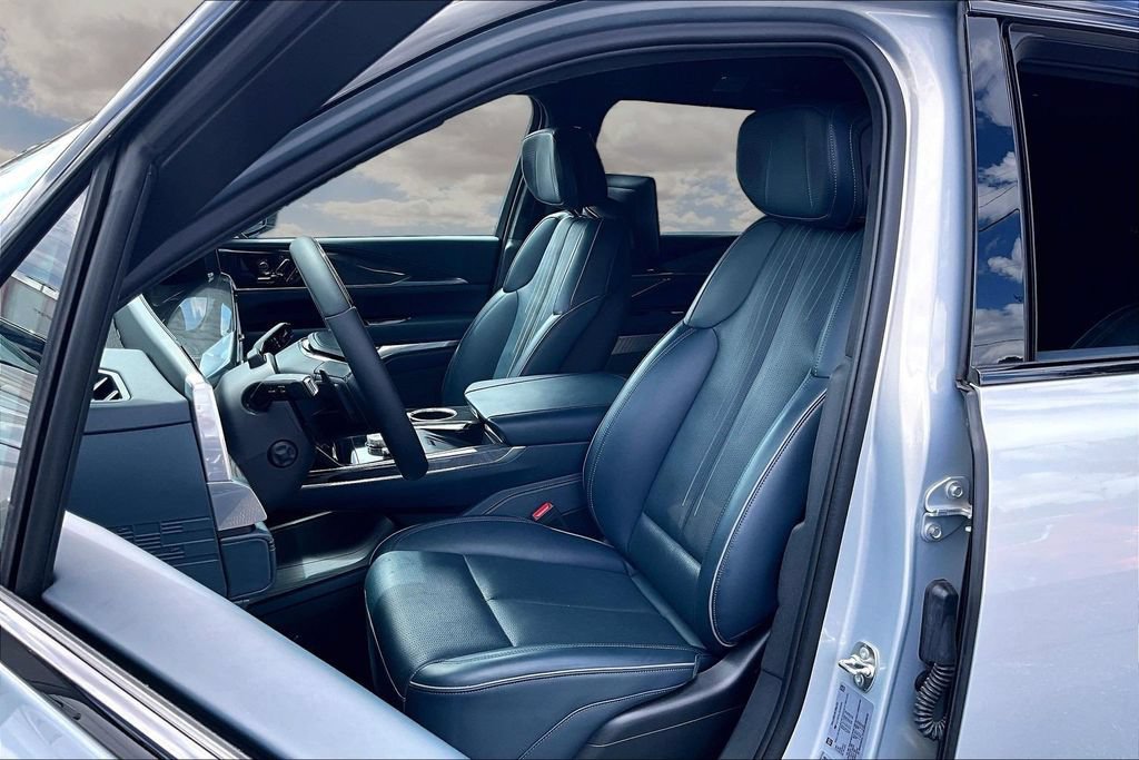 Certified 2025 Cadillac Escalade IQ Sport 2 AWD/4WD image 20