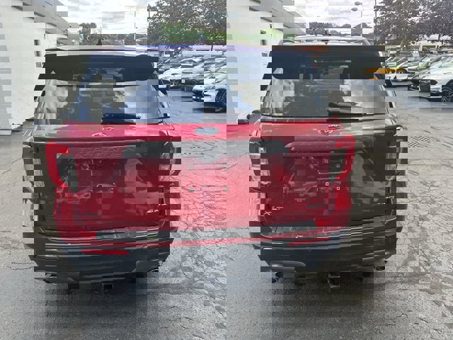 Used 2022 Ford Explorer XLT w/ Equipment Group 202A image 6