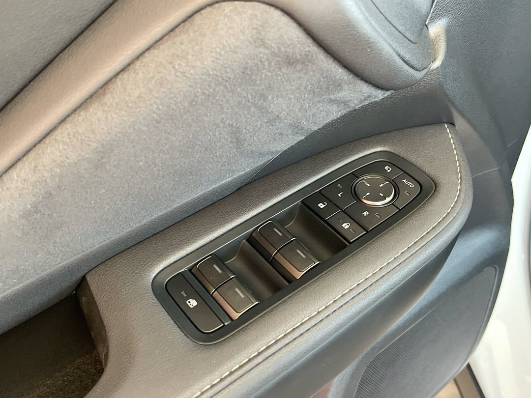 Used 2026 Lexus TX 500h AWD w/ Technology Package image 21