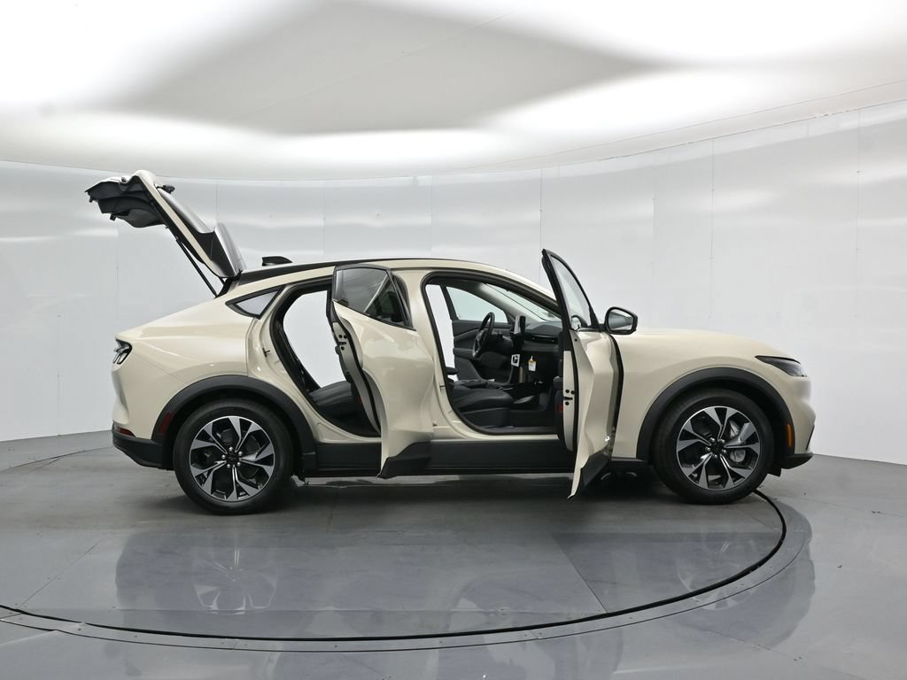 New 2026 Ford Mustang Mach-E Select RWD image 4