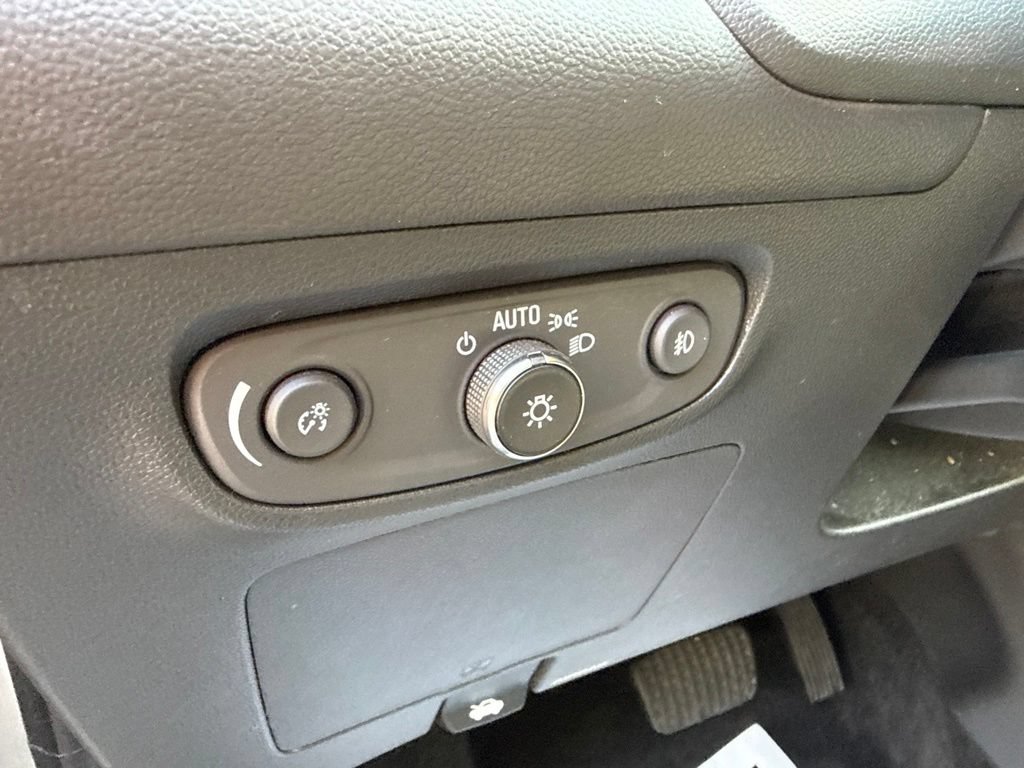 Used 2023 Buick Encore GX Select FWD image 21