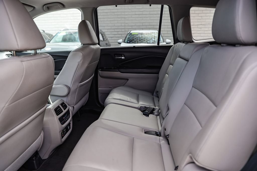 Used 2018 Honda Pilot Touring image 16