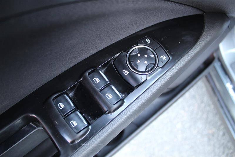 Used 2016 Ford Fusion SE w/ Equipment Group 202A FWD image 12