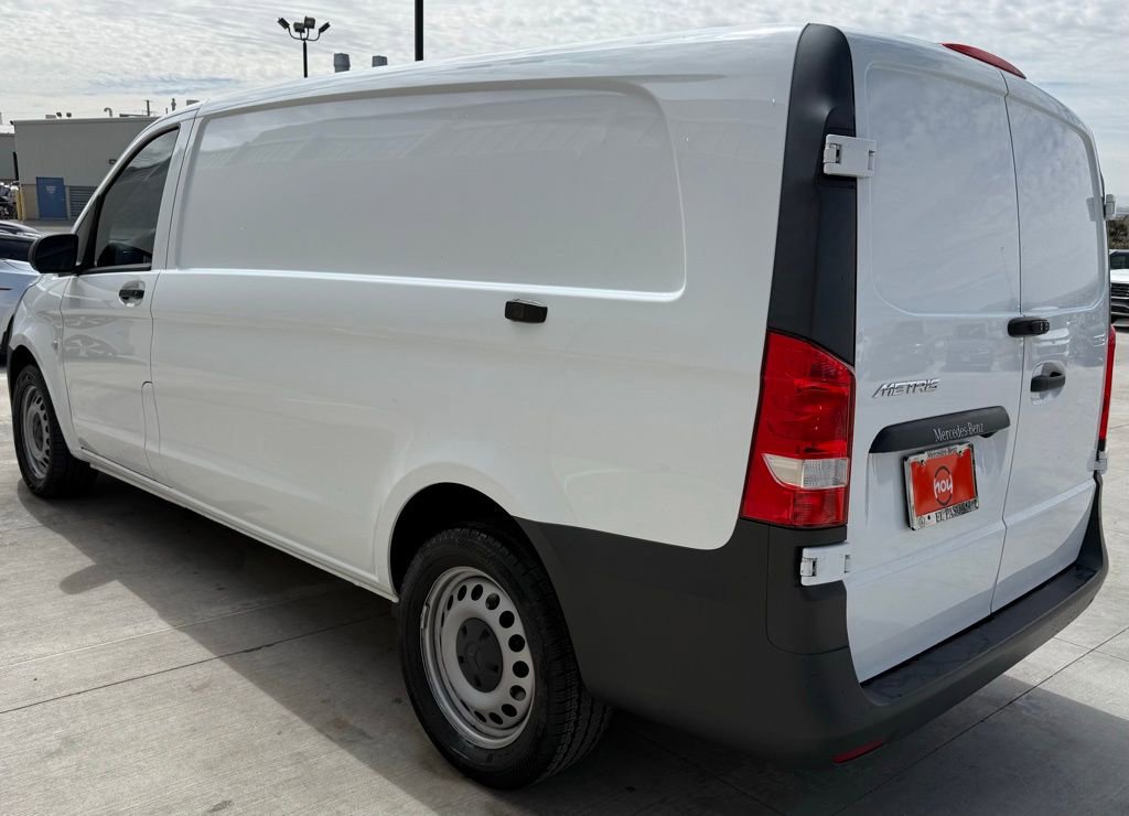 Used 2023 Mercedes-Benz Metris image 7