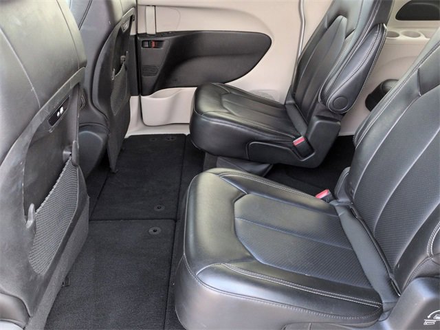 Used 2024 Chrysler Pacifica Touring-L image 24