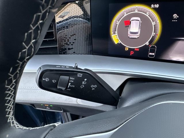 Used 2025 Volkswagen Tiguan SE w/ Panoramic Sunroof Package image 21