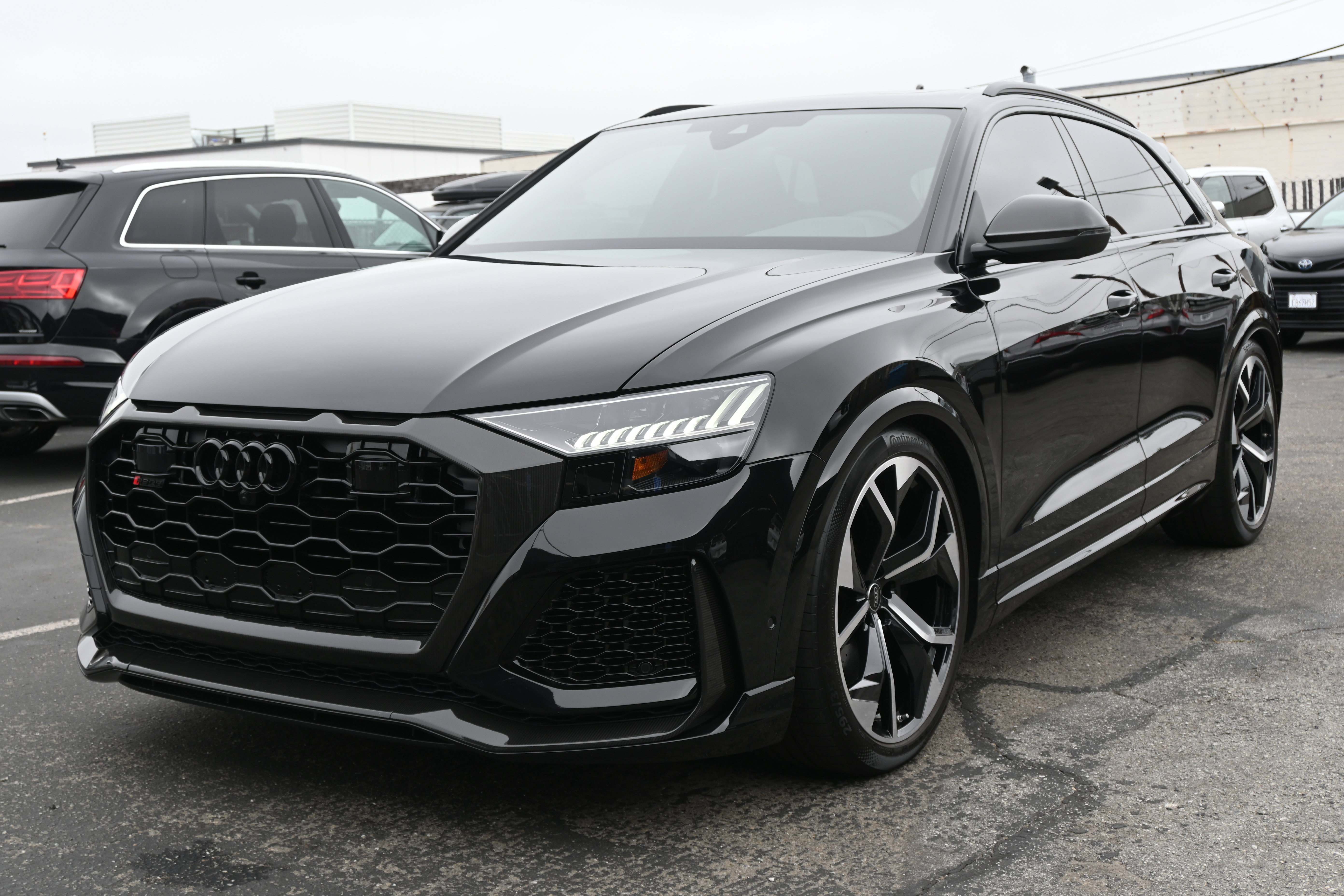 Used 2023 Audi RS Q8 w/ Black Optic Package image 1