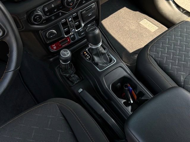 Used 2024 Jeep Gladiator Mojave w/ Convenience Group AWD/4WD image 31