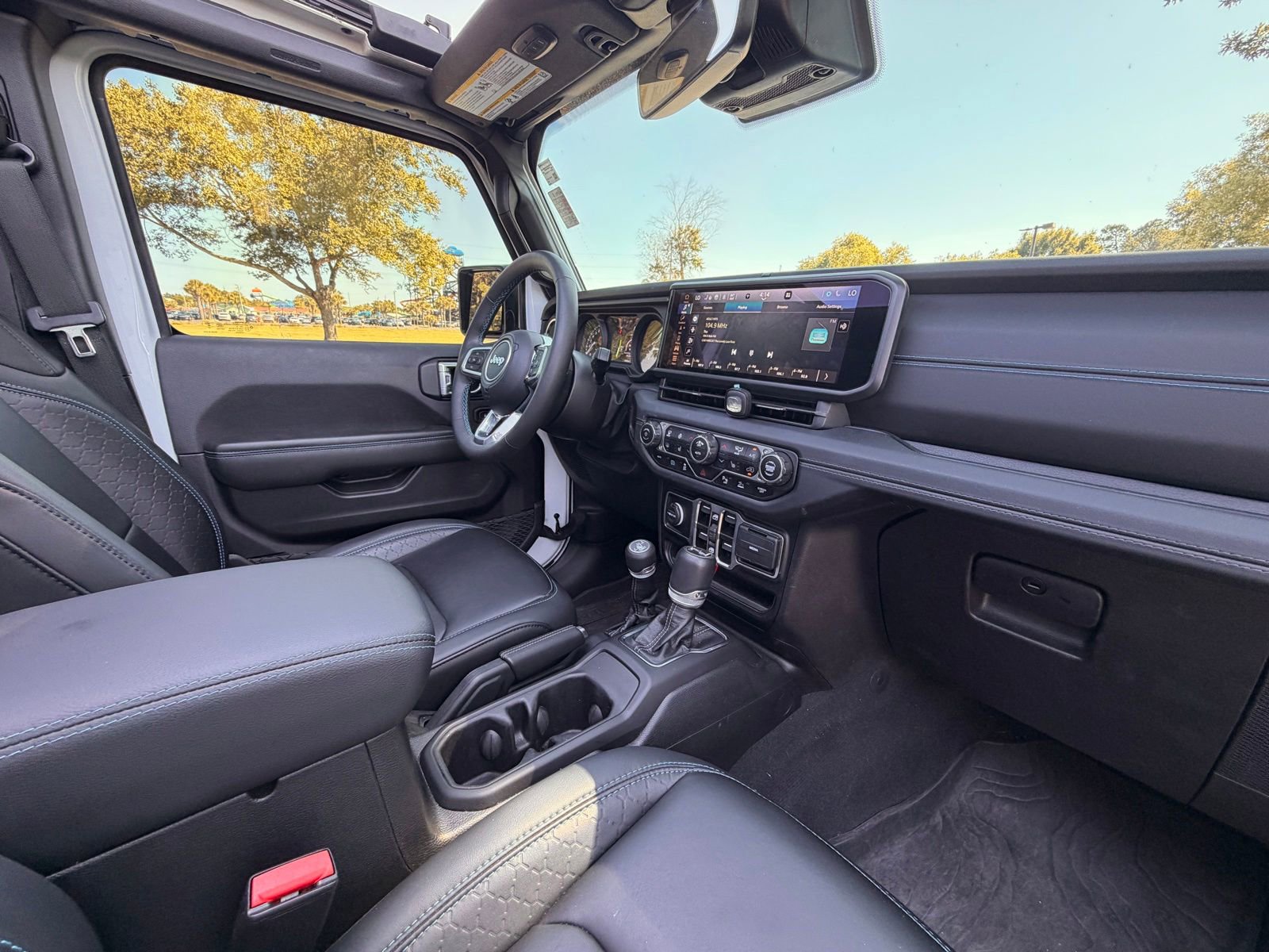 Used 2024 Jeep Wrangler High Altitude AWD/4WD image 18