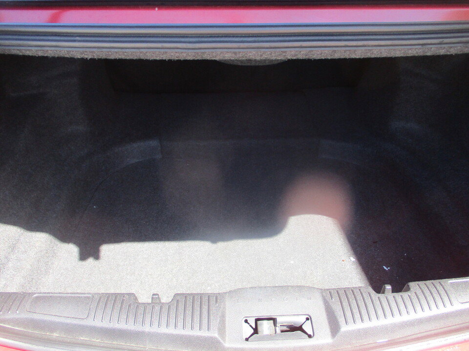 Used 2010 Lincoln MKS AWD image 6