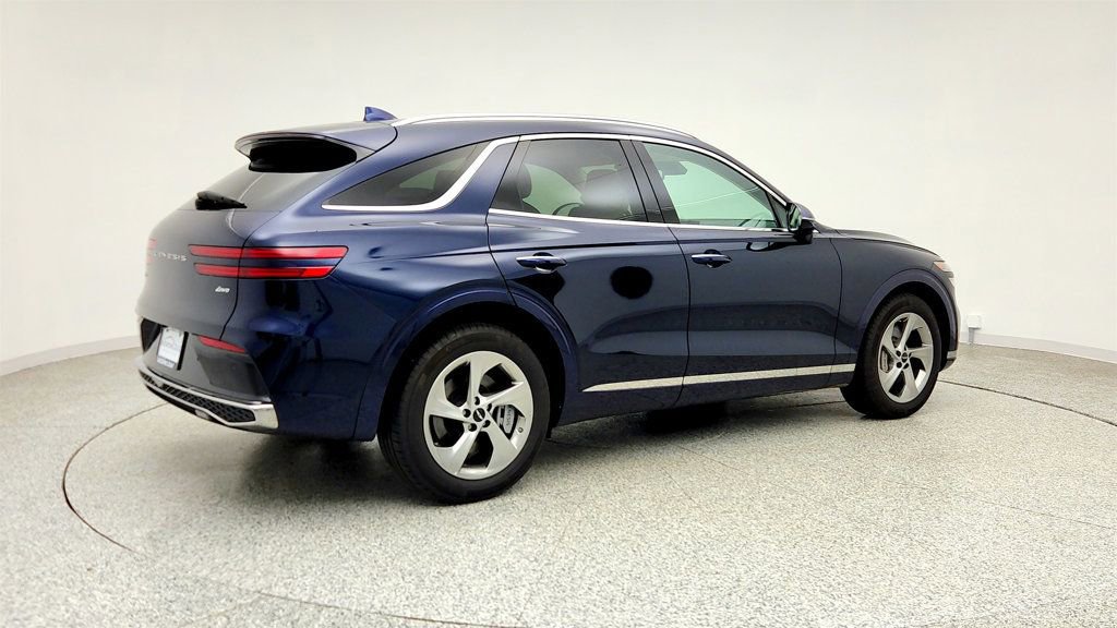 Used 2026 Genesis GV70 2.5T Select image 5