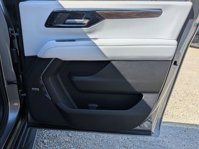 New 2026 Chevrolet Suburban Premier image 35