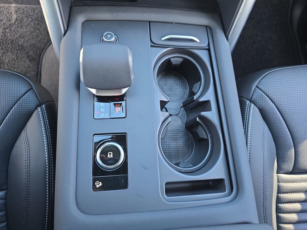 New 2026 Land Rover Discovery S AWD/4WD image 27